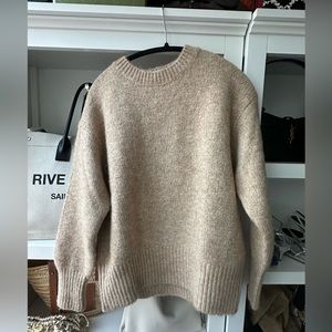 Crew neck sweater